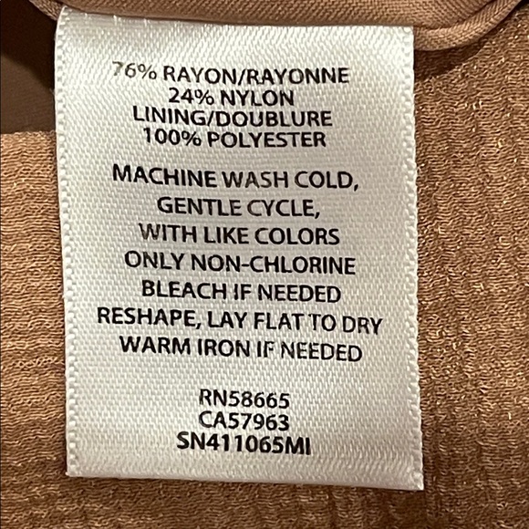 Something Navy High Waist Tan Praline Shorts Size 2 - Picture 6 of 10